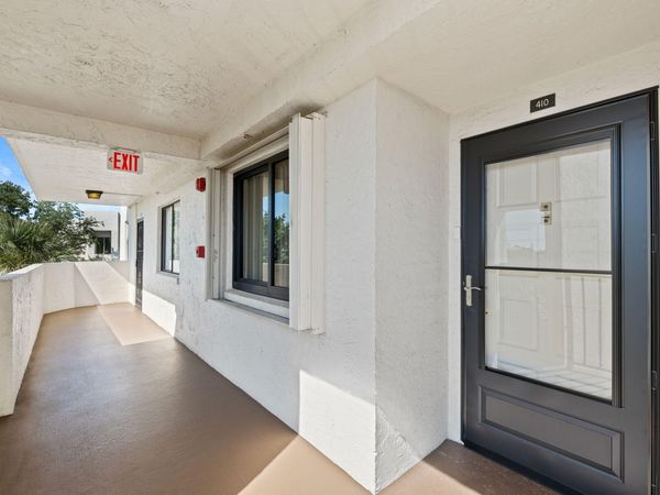 3138 Via Poinciana, Unit 410, Lake Worth, FL 33467
