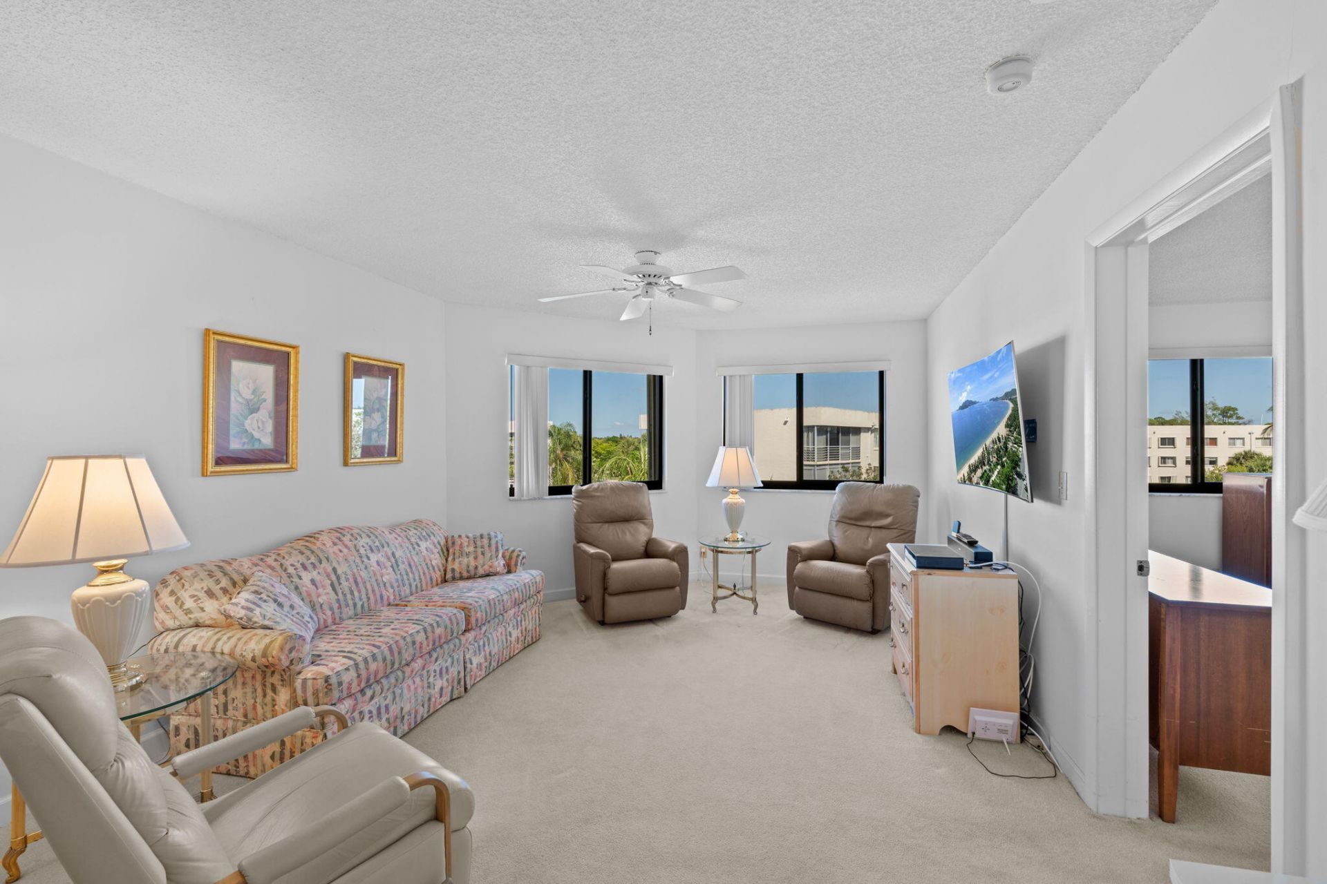 3138 Via Poinciana, Unit 410, Lake Worth, FL 33467 Photo