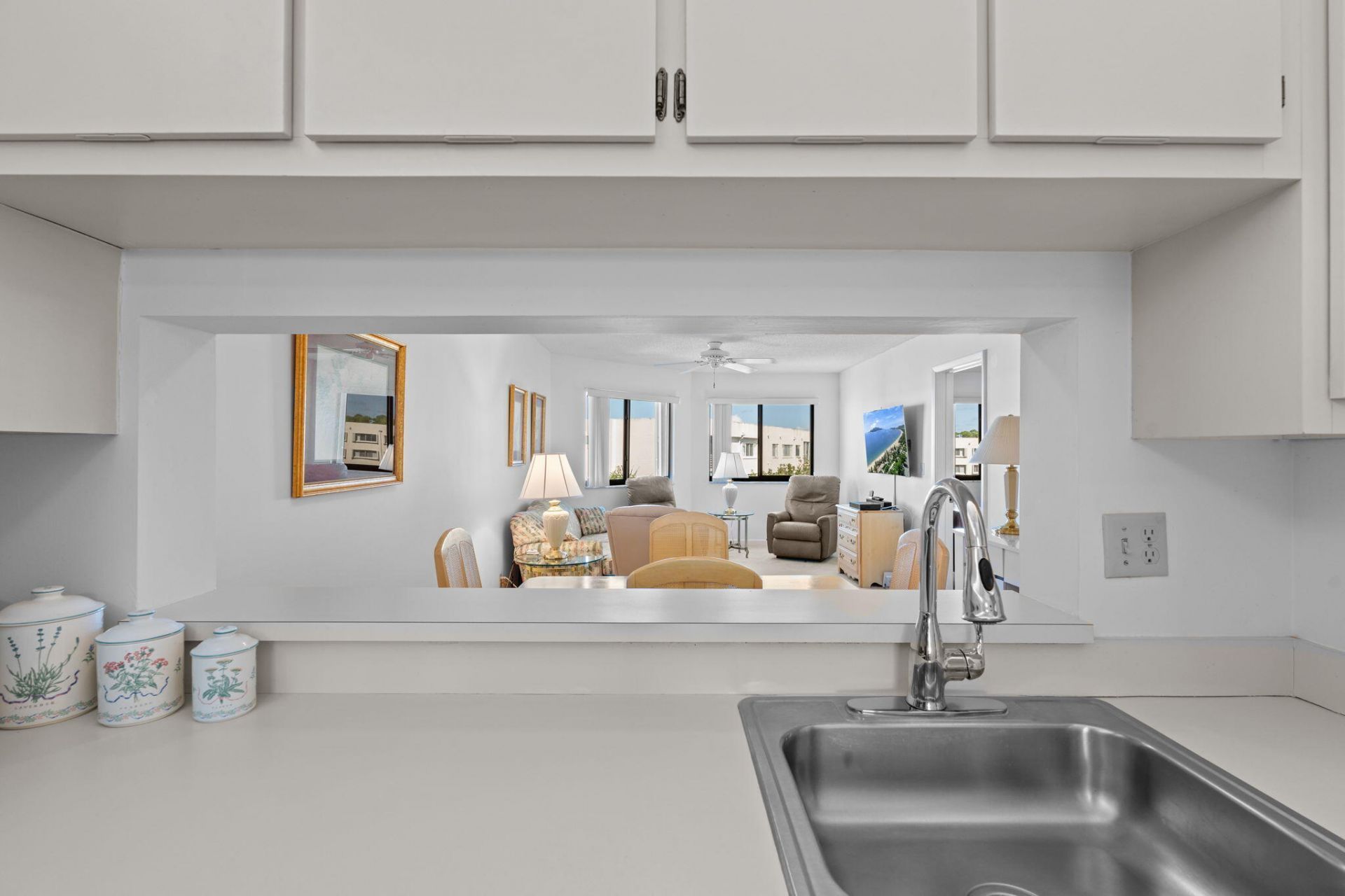 3138 Via Poinciana, Unit 410, Lake Worth, FL 33467 Photo