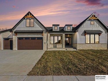 844 S 88th Street, Lincoln, NE 68520