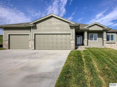 11002 N 159 Avenue , Bennington, NE 68007