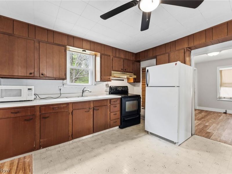 671 Fairview Avenue, Barberton, OH 44203 Photo 48