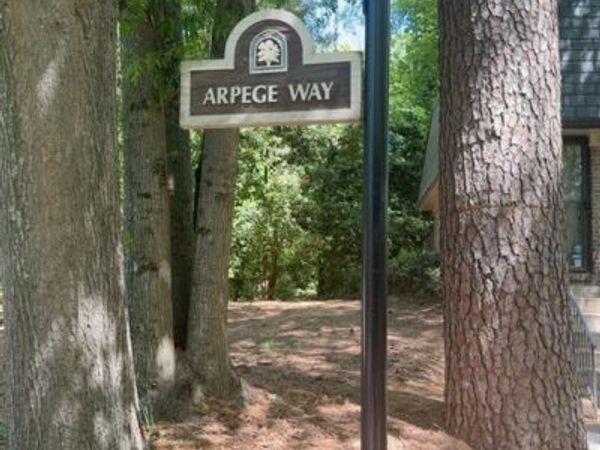 30 Arpege Way NW, Atlanta, GA 30327