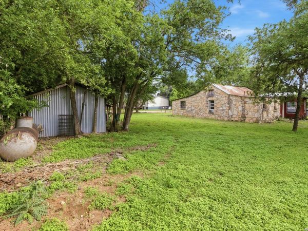 247 Live Oak St, Medina, TX 78055