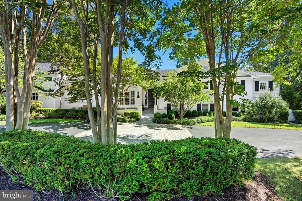8455 Portland Place, McLean, VA 22102 Main Photo