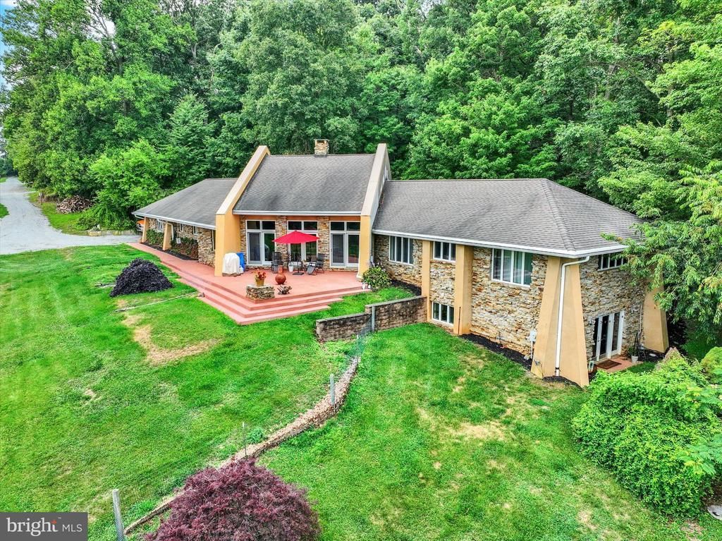 8272 WOODBINE ROAD, AIRVILLE, PA 17302