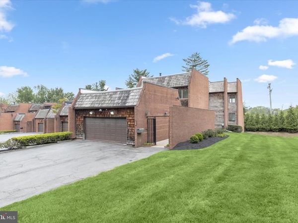 110 OLD CROSSING DRIVE , BALTIMORE, MD 21208