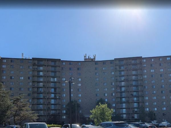 6340 AMERICANA Drive , Unit 210, Willowbrook, IL 60527