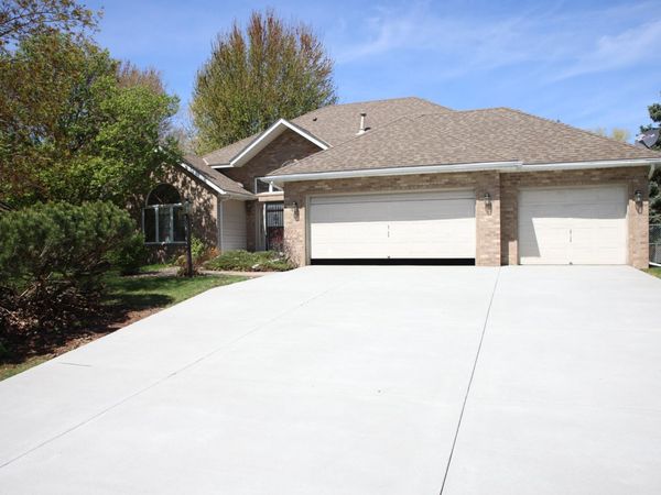 2522 Windsor Lane, Woodbury, MN 55125