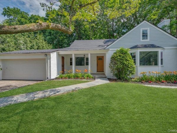 19 Bonnie Way , Larchmont, NY 10538