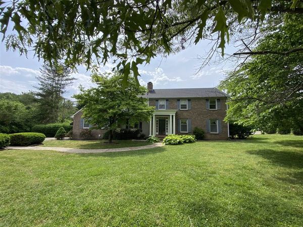 451 Drakesborough Drive, Bowling Green, KY 42103