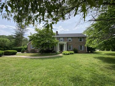 451 Drakesborough Drive, Bowling Green, KY 42103