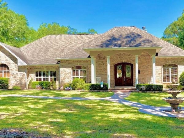 13337 C Necaise Road, Pass Christian, MS 39571