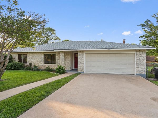 110 Live Oak DR, Georgetown, TX 78628