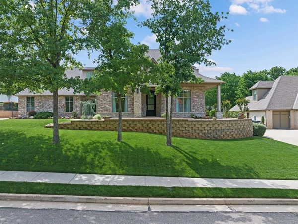 2801 Woodland Creek Drive, Edmond, OK 73034