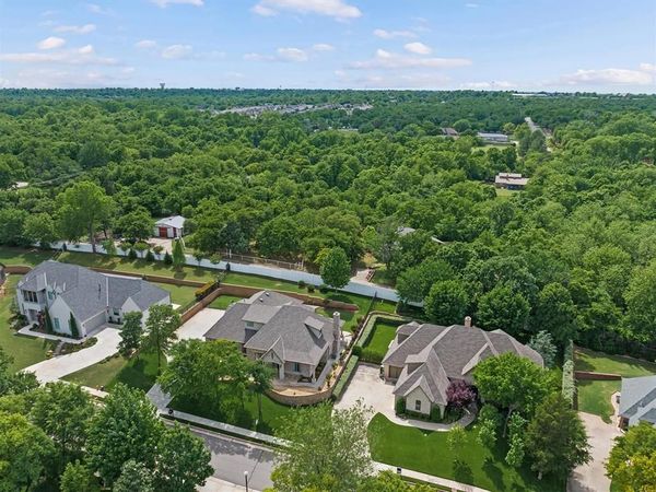 2801 Woodland Creek Drive, Edmond, OK 73034