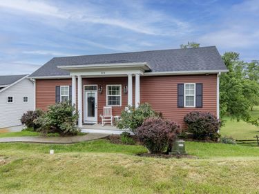 408 Evans Dr , Lexington, VA 24450