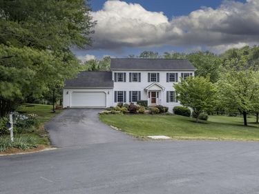 3 River Pl , Lexington, VA 24450