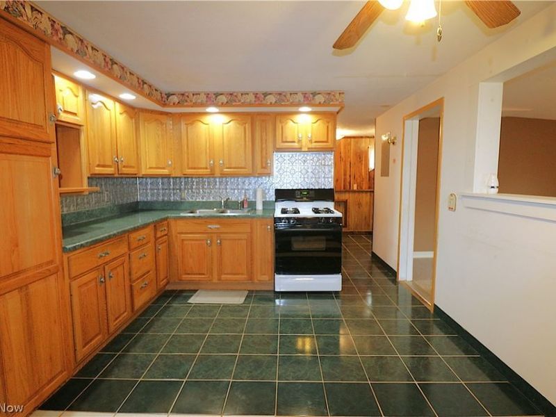 28 Valley Park Drive, Norwalk, OH 44857 Photo 3
