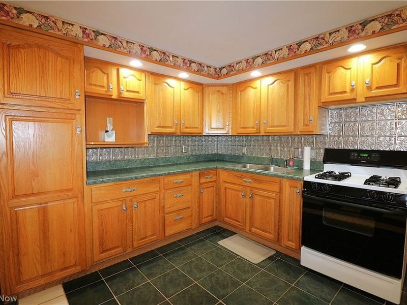 28 Valley Park Drive, Norwalk, OH 44857 Photo 4
