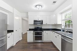 2143 Pinehurst Avenue photo 4
