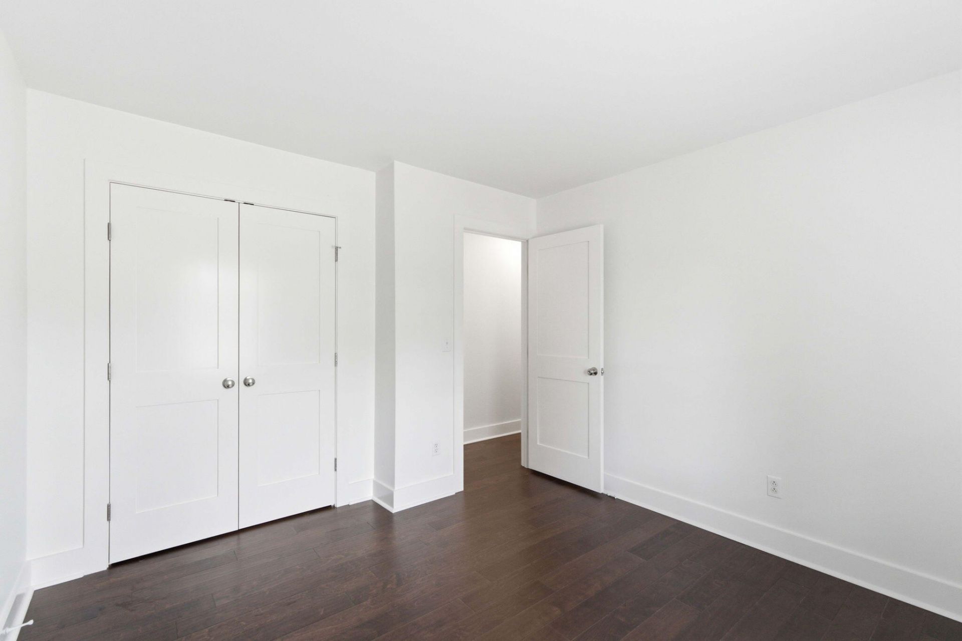 2143 Pinehurst Avenue Photo 27