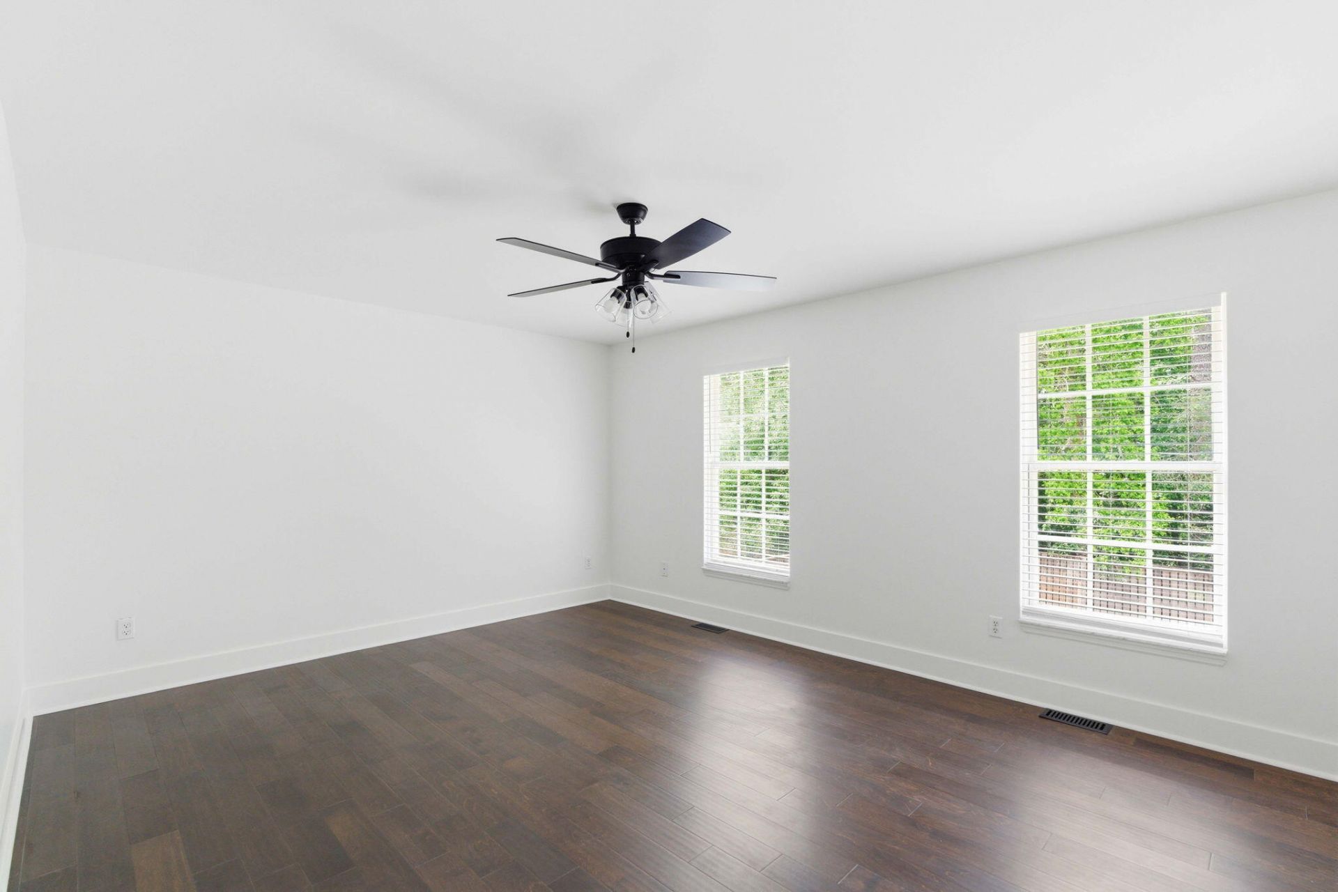 2143 Pinehurst Avenue Photo 28