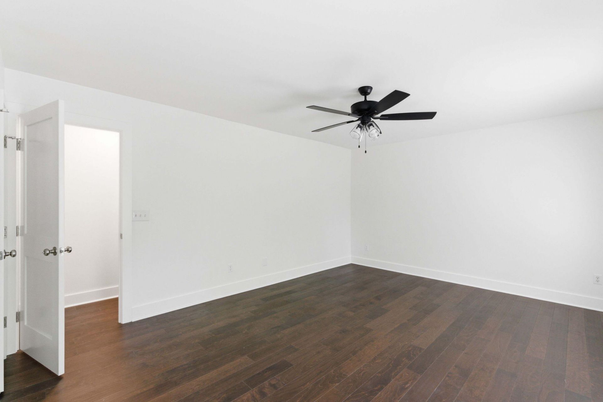 2143 Pinehurst Avenue Photo 29