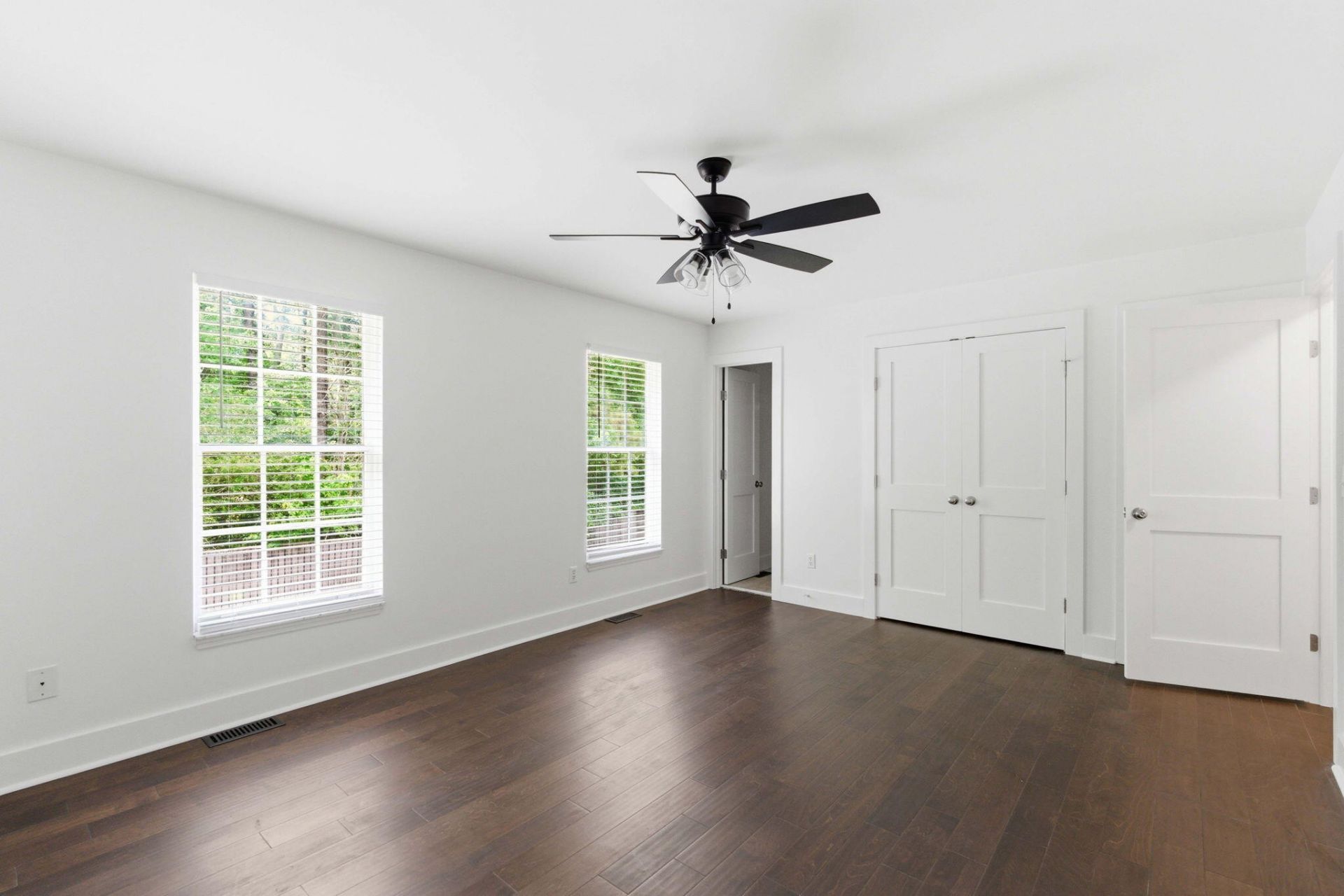 2143 Pinehurst Avenue Photo 32
