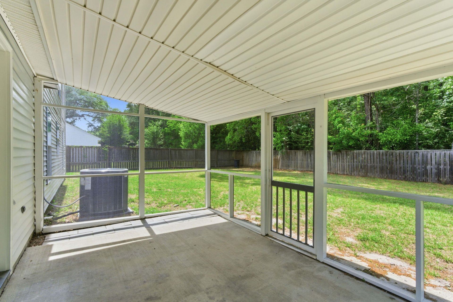 2143 Pinehurst Avenue Photo 37
