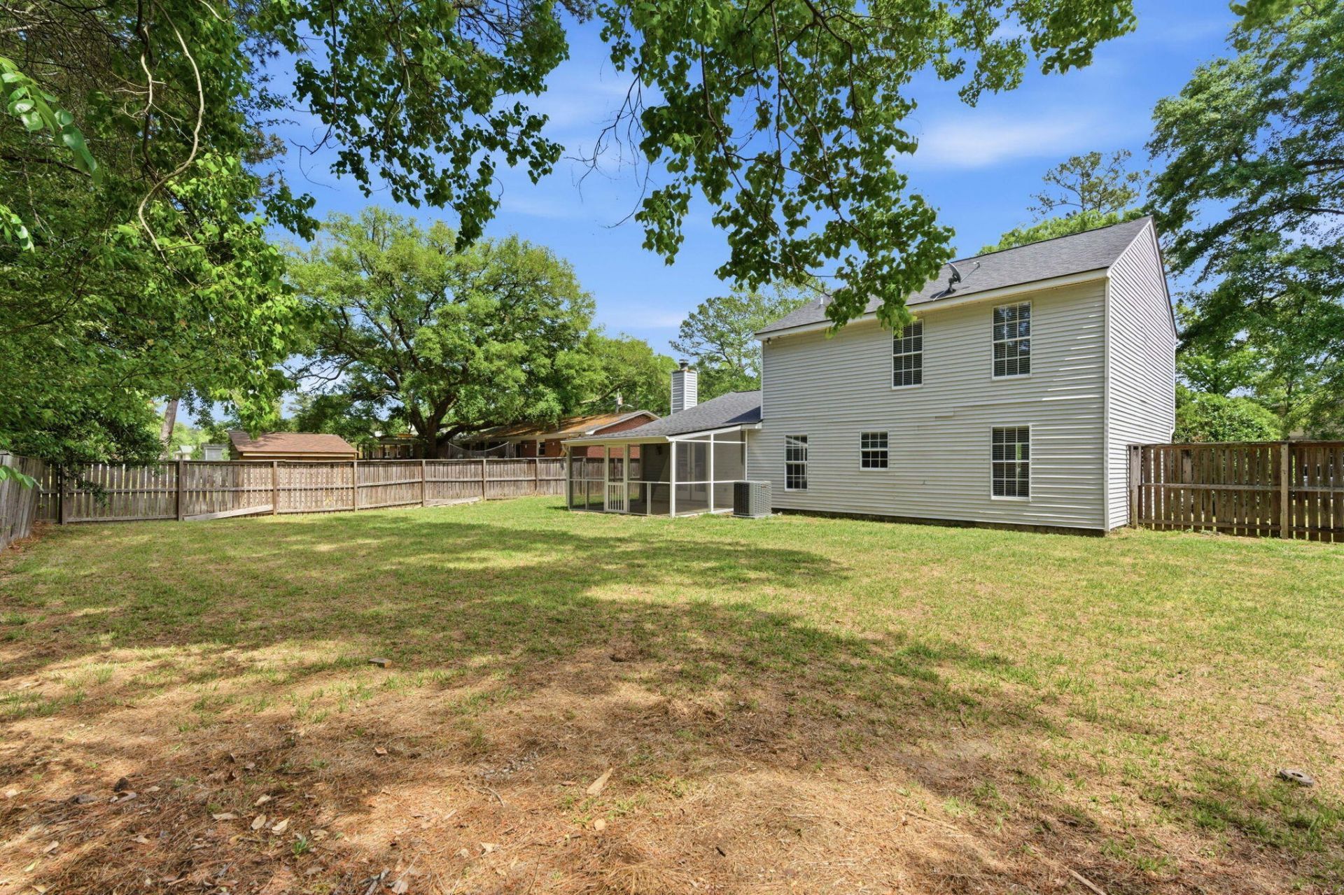 2143 Pinehurst Avenue Photo 43