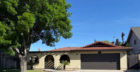 1950 Blue Spruce Dr, Oakdale, CA 95361 Photo
