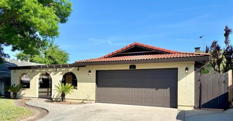 1950 Blue Spruce Dr, Oakdale, CA 95361 Photo