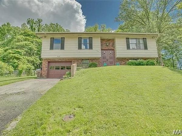 1948 Westbourne Way, Fenton, MO 63026