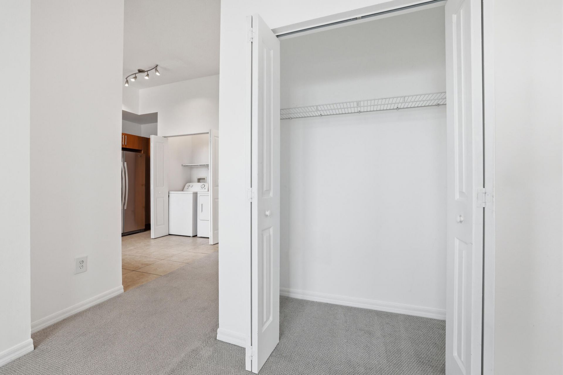 600 S Dixie Highway, Unit 401, West Palm Beach, FL 33401 Photo