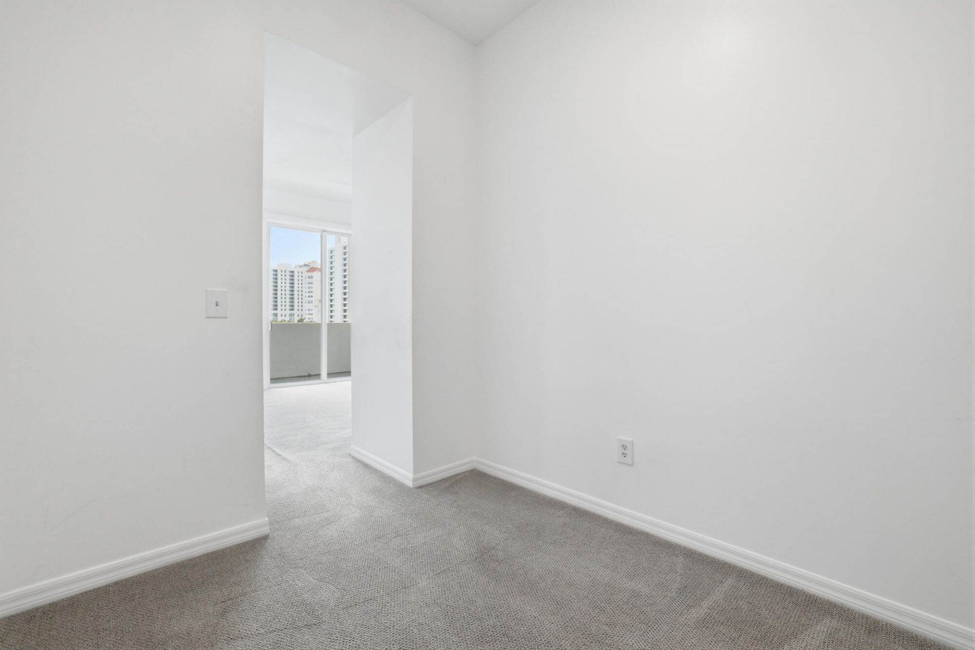600 S Dixie Highway, Unit 401, West Palm Beach, FL 33401 Photo