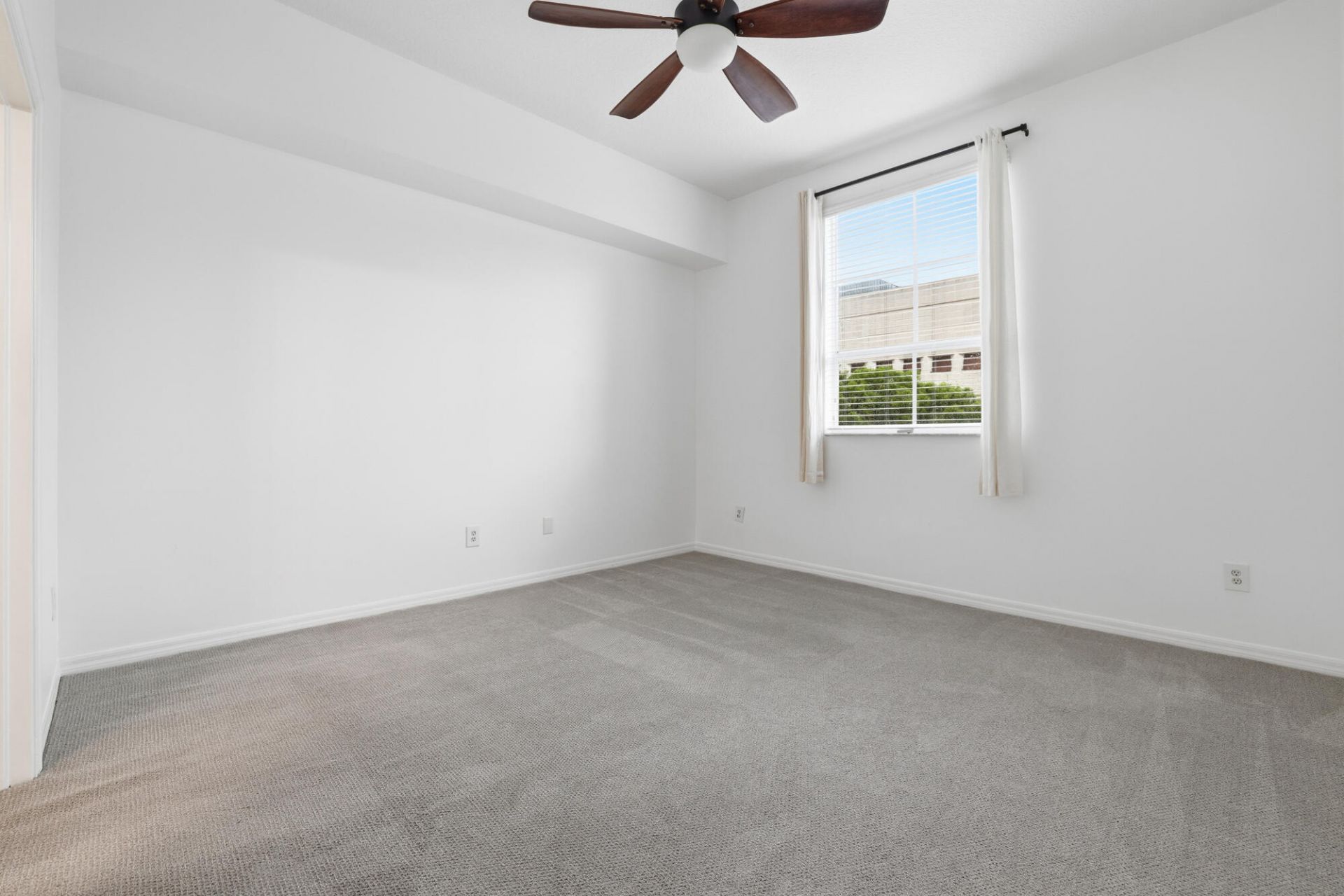 600 S Dixie Highway, Unit 401, West Palm Beach, FL 33401 Photo