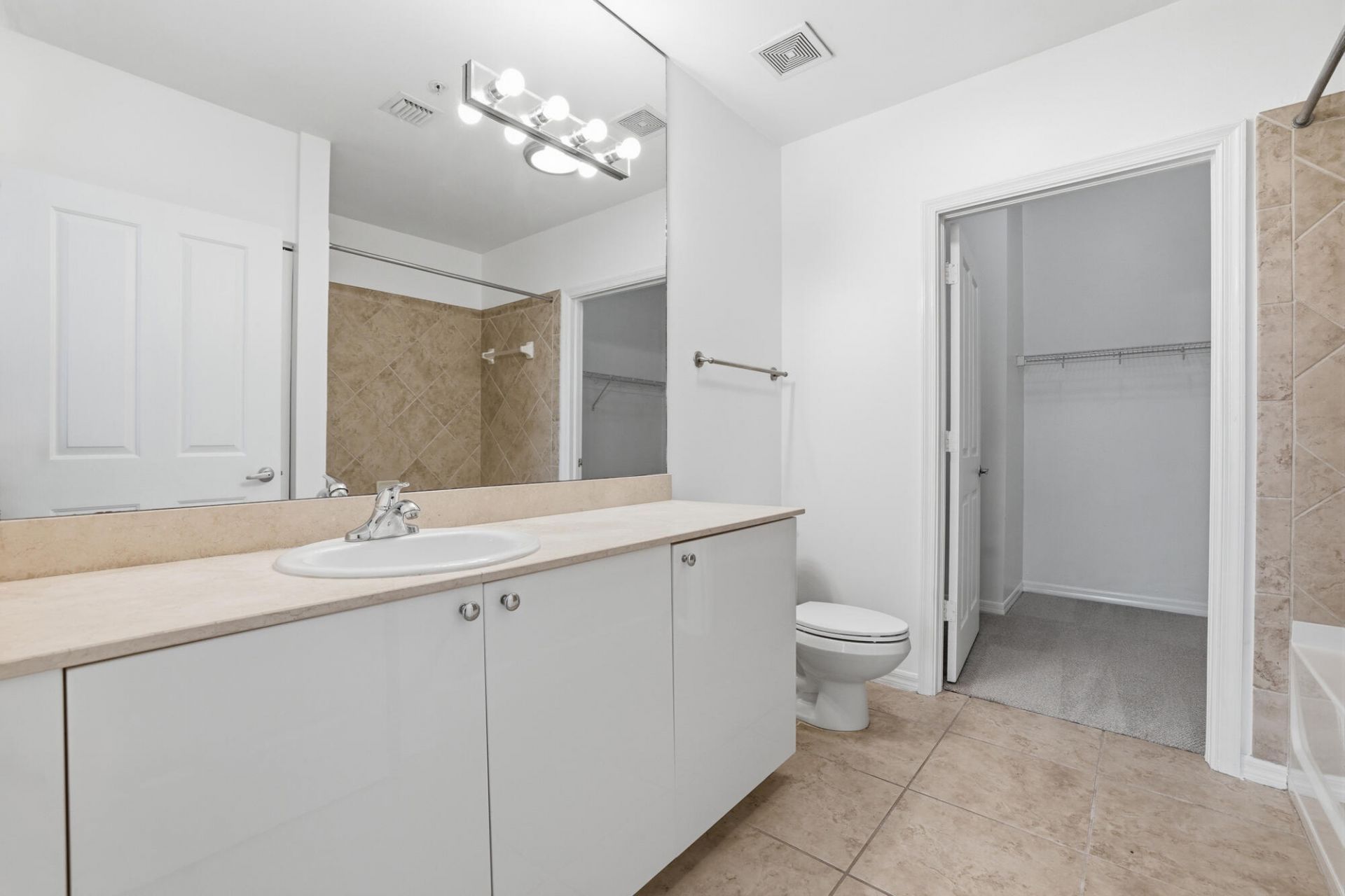 600 S Dixie Highway, Unit 401, West Palm Beach, FL 33401 Photo