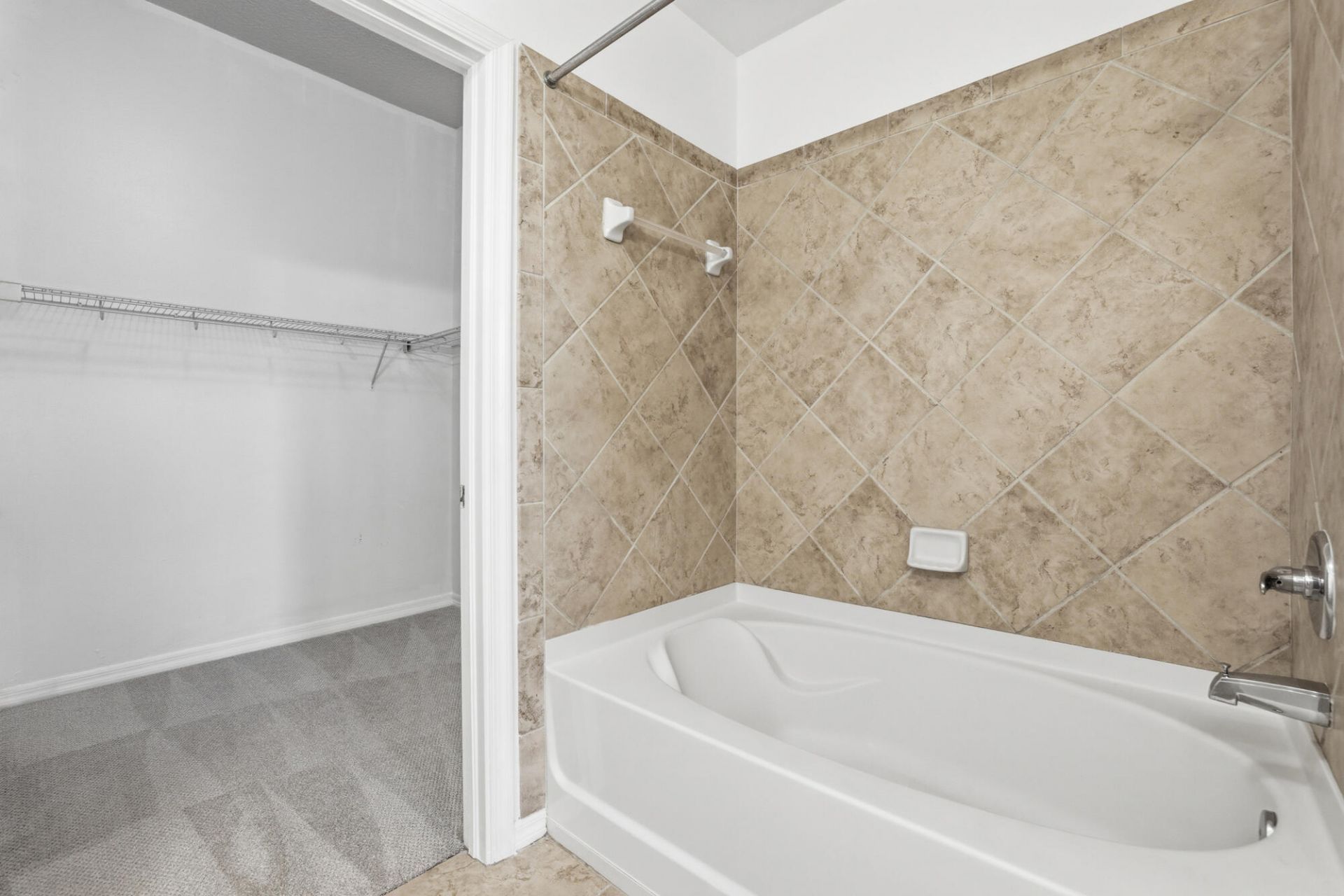 600 S Dixie Highway, Unit 401, West Palm Beach, FL 33401 Photo