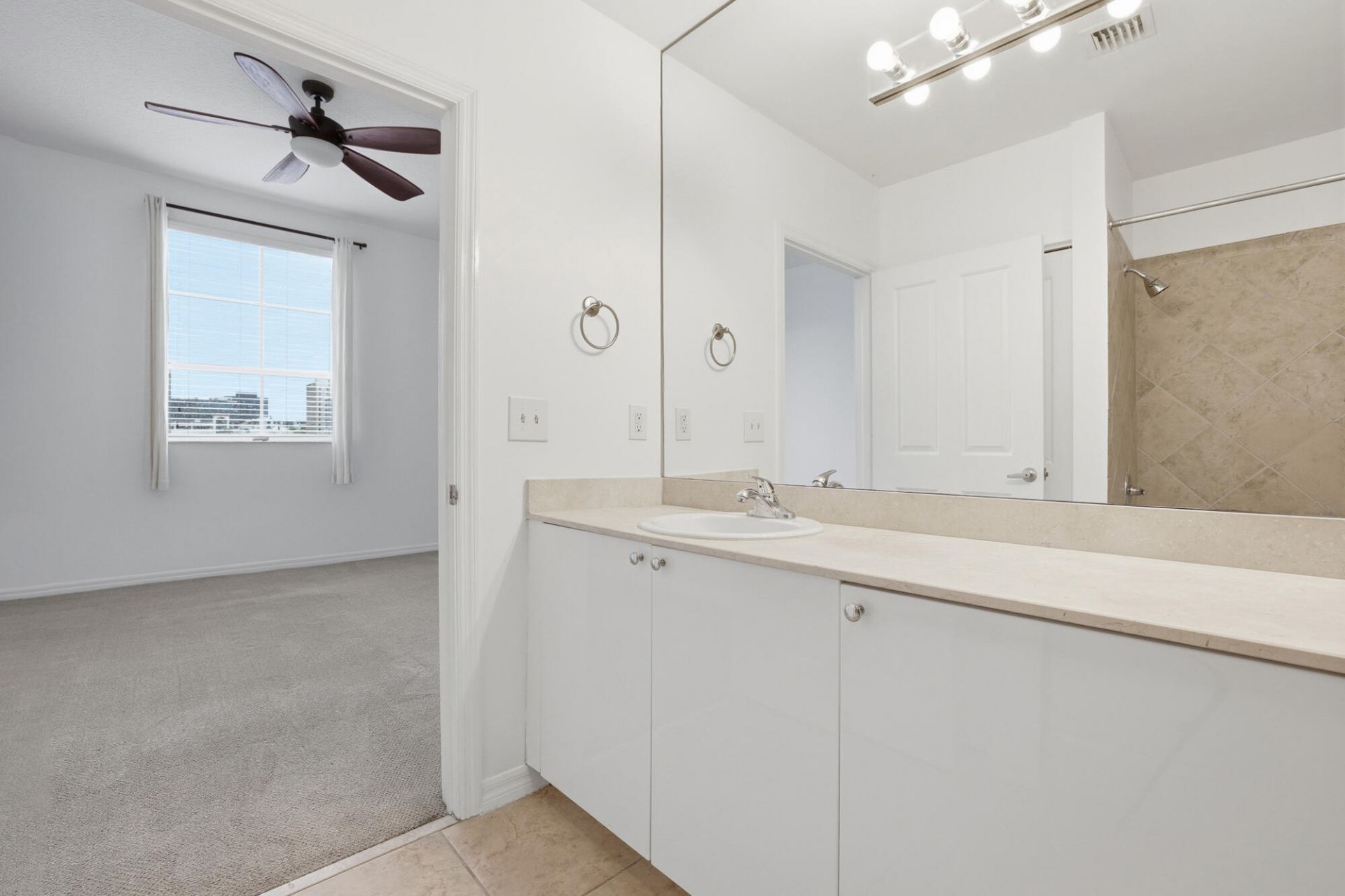 600 S Dixie Highway, Unit 401, West Palm Beach, FL 33401 Photo