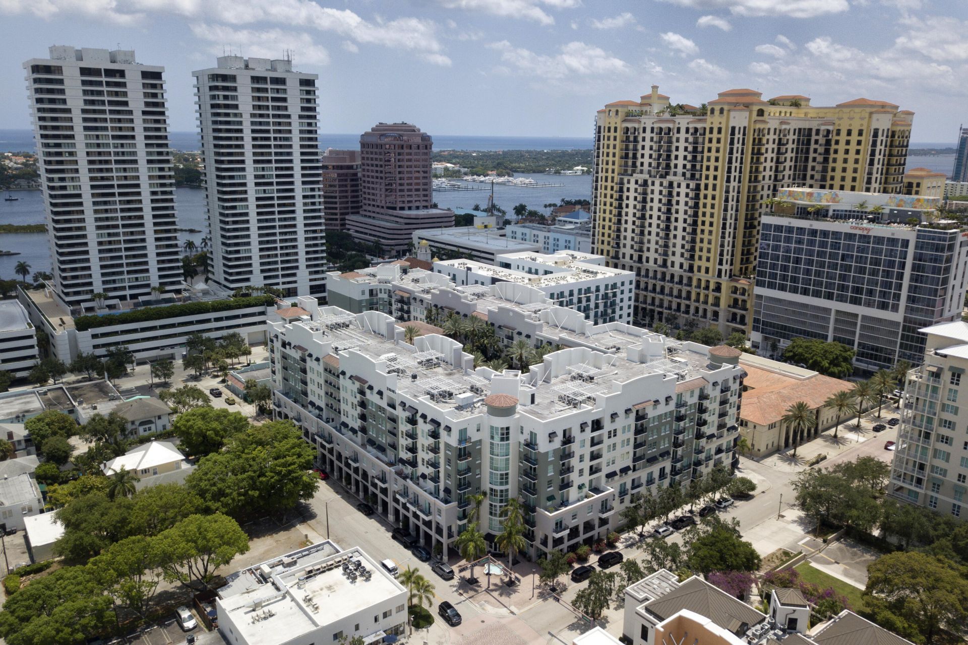 600 S Dixie Highway, Unit 401, West Palm Beach, FL 33401 Photo