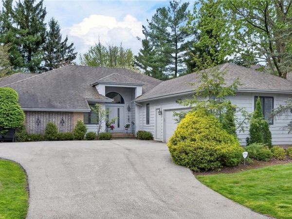 10 Longmeadow Lane , Beachwood, OH 44122