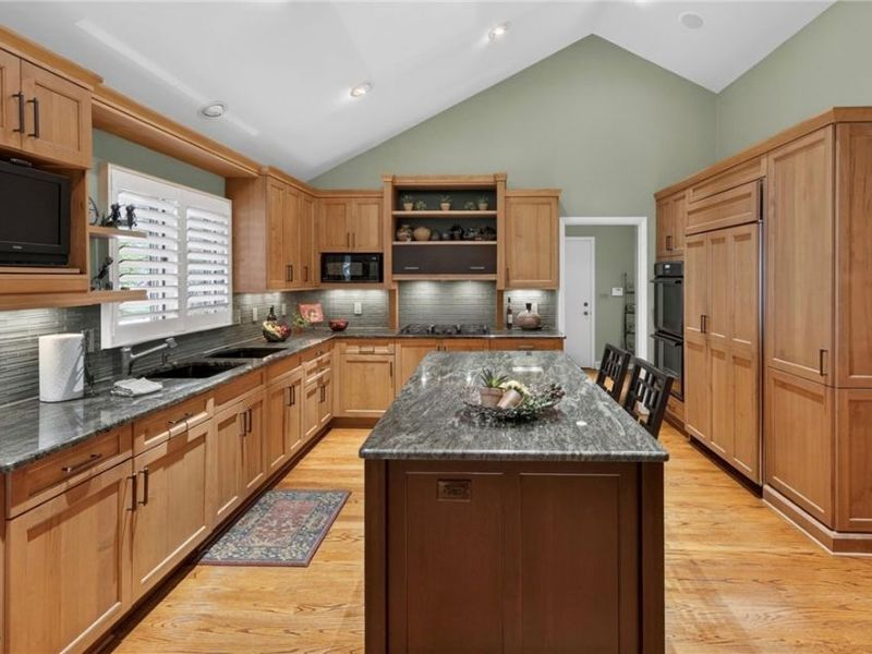 10 Longmeadow Lane, Beachwood, OH 44122 Photo 4