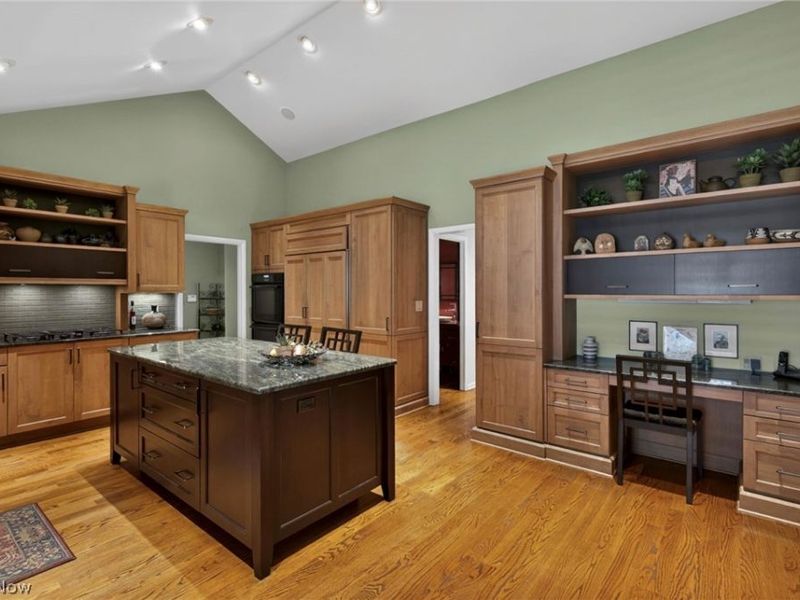 10 Longmeadow Lane, Beachwood, OH 44122 Photo 5