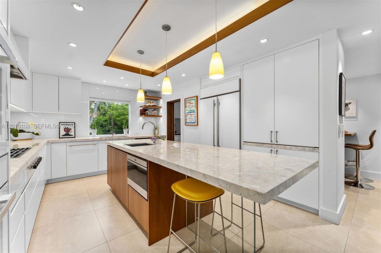 690 Warren Ln , Key Biscayne, FL 33149 Photo