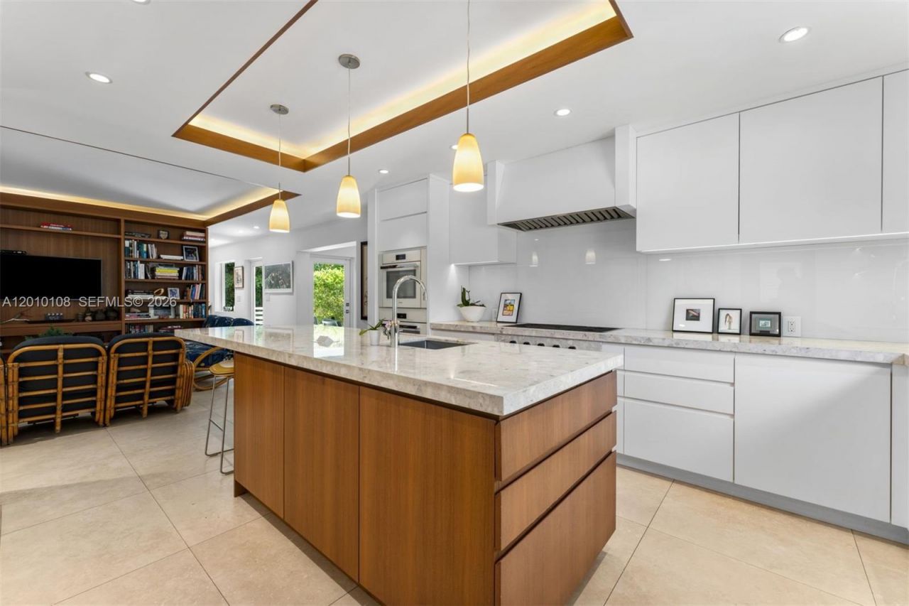 690 Warren Ln , Key Biscayne, FL 33149 Photo