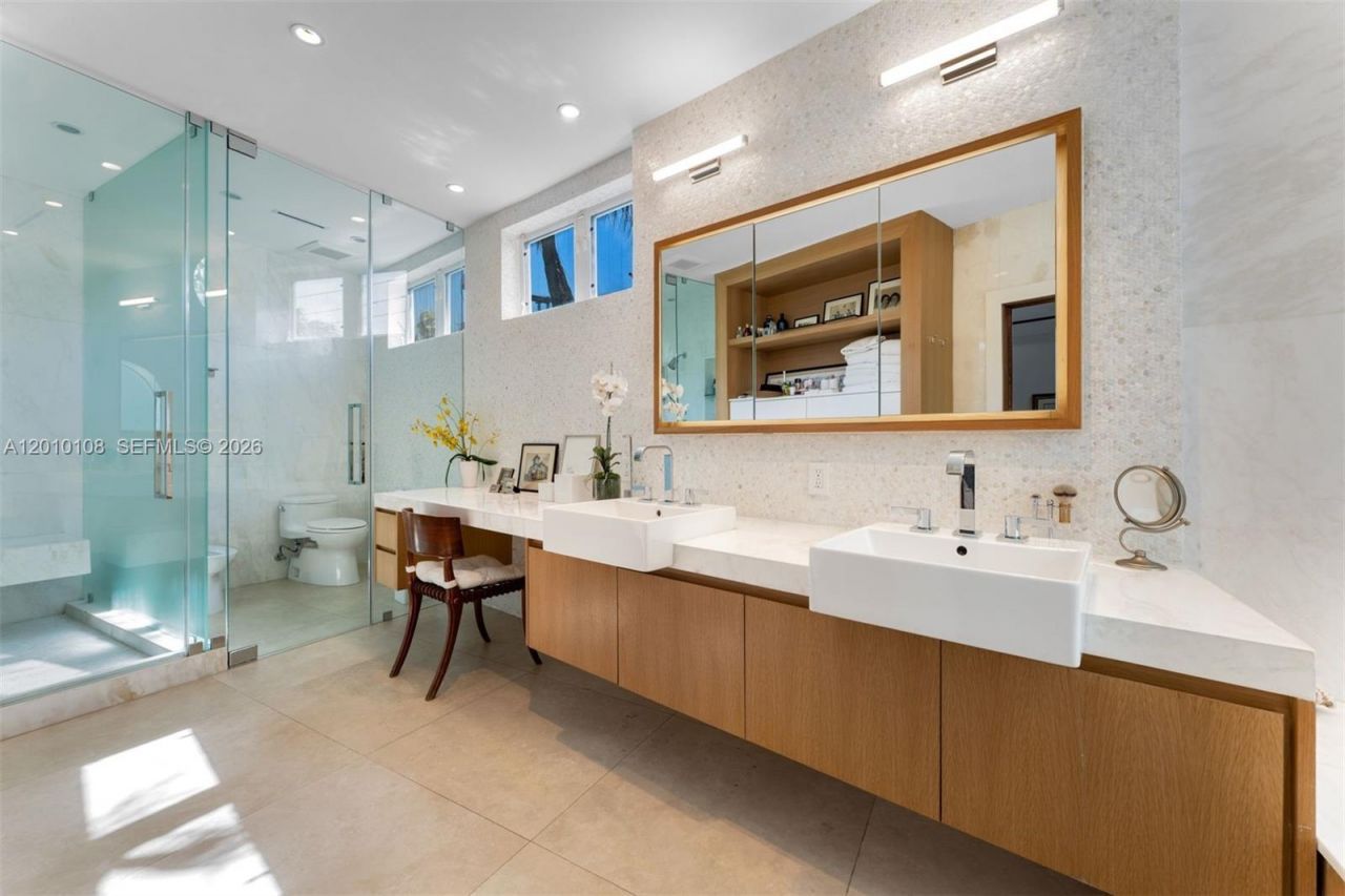 690 Warren Ln , Key Biscayne, FL 33149 Photo