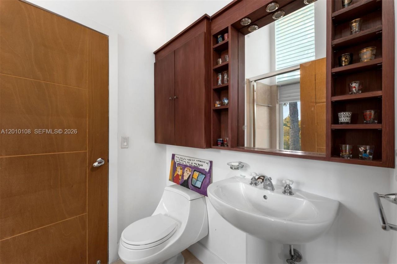 690 Warren Ln , Key Biscayne, FL 33149 Photo
