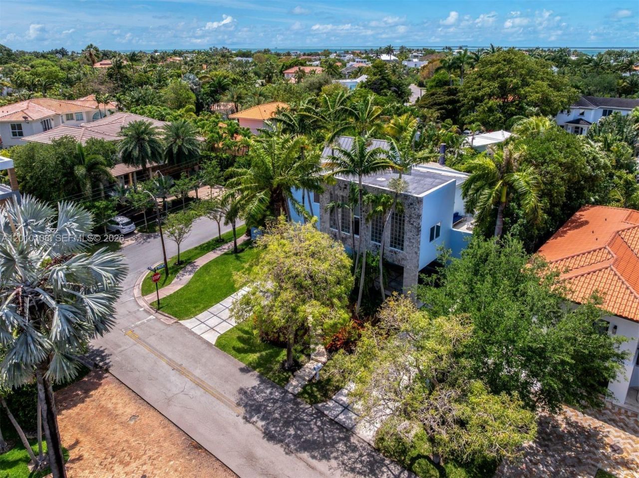 690 Warren Ln , Key Biscayne, FL 33149 Photo