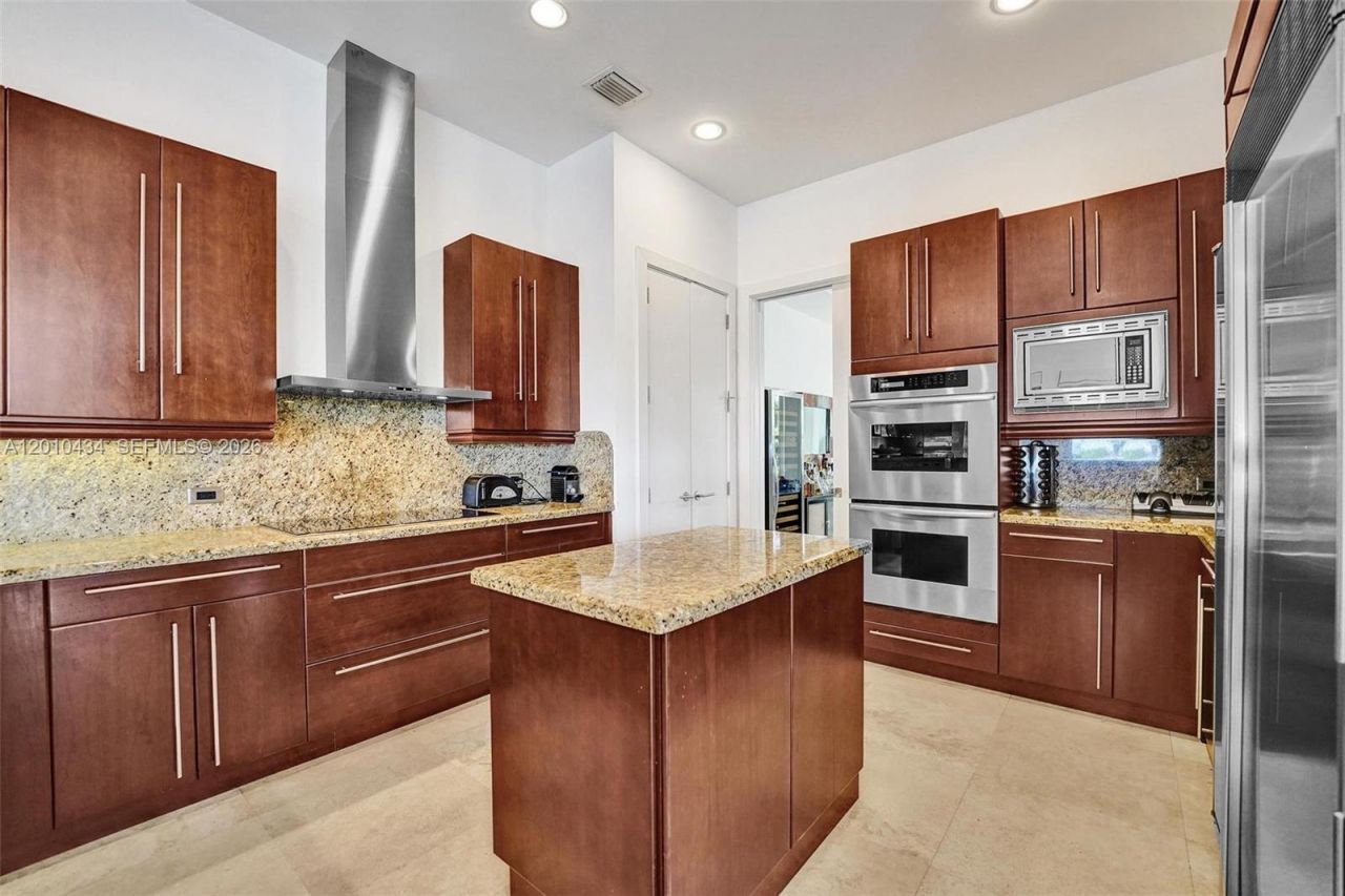 1575 Windjammer Way , Hollywood, FL 33019 Photo